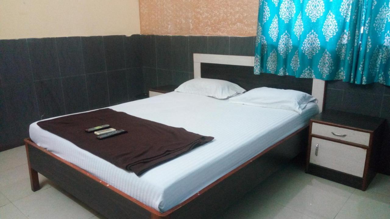 Hotel Sarang Lodge Panvel Exterior photo