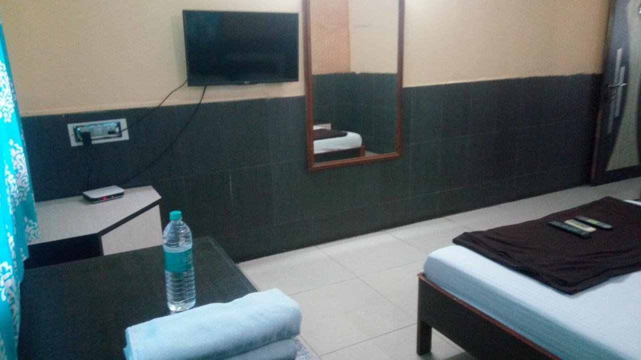 Hotel Sarang Lodge Panvel Exterior photo